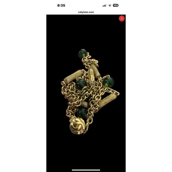 Vintage Chanel Gripoix Green Glass and Gilt Chain Necklace, Model 3129 - Picture 3 of 11